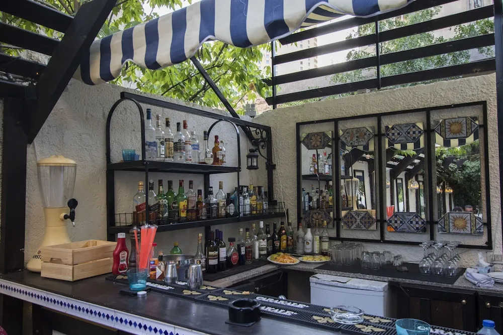 Bonita Inn, Restaurant & Tapas Bar