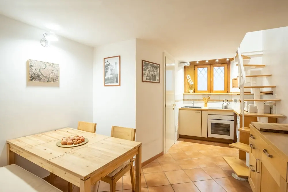 Quiet and Cozy Trastevere Hideaway