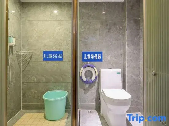 Unitour Hotel (Nanning Railway Station Thirty-Three Middle Subway Station)