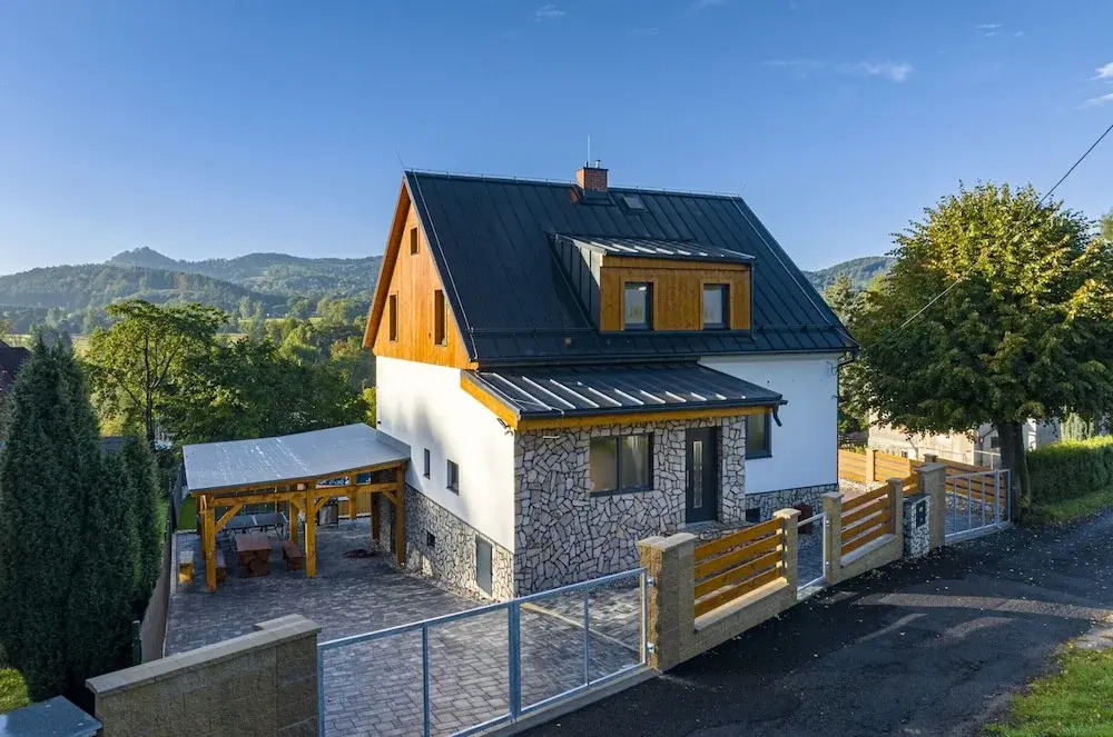 Villa in Bohemia With hot tub