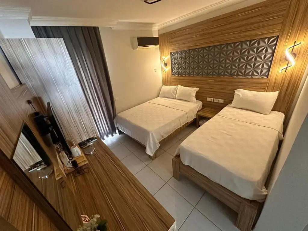 Royal Ezel Hotel
