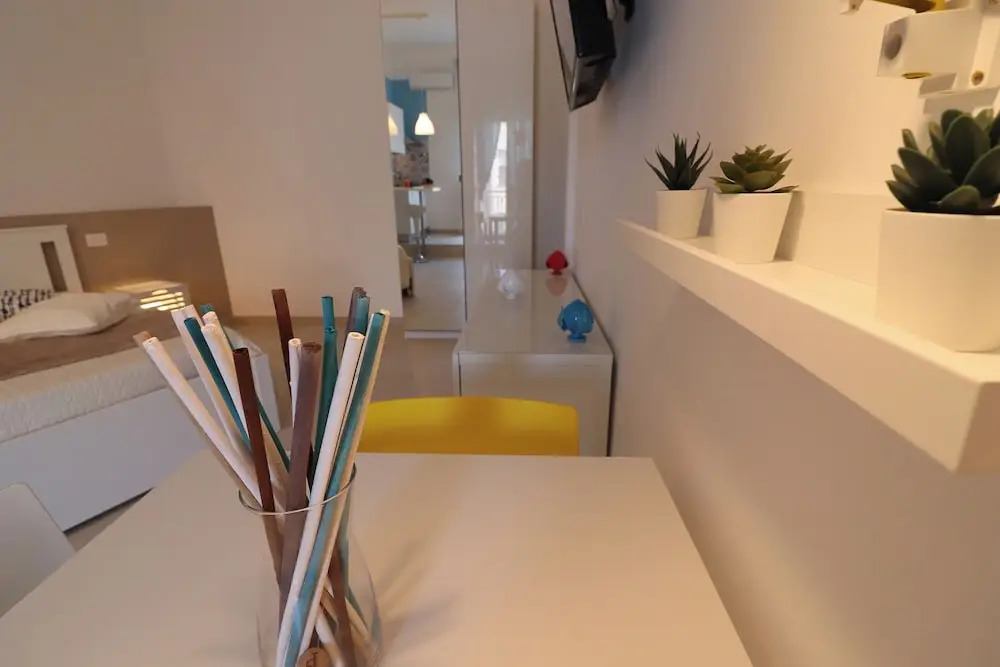 Casa Maya Modern Open-space Apartment Steps From Otrantos Seafront