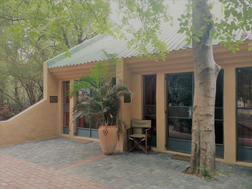 Island Safari Lodge