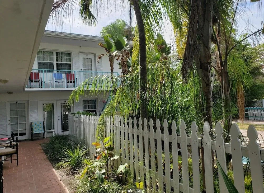 Green Island Inn