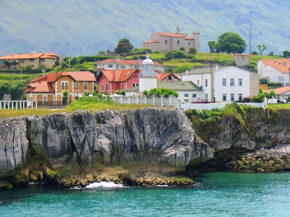 Apartment With 2 Bedrooms in Llanes, With Wonderful Mountain View, Fur