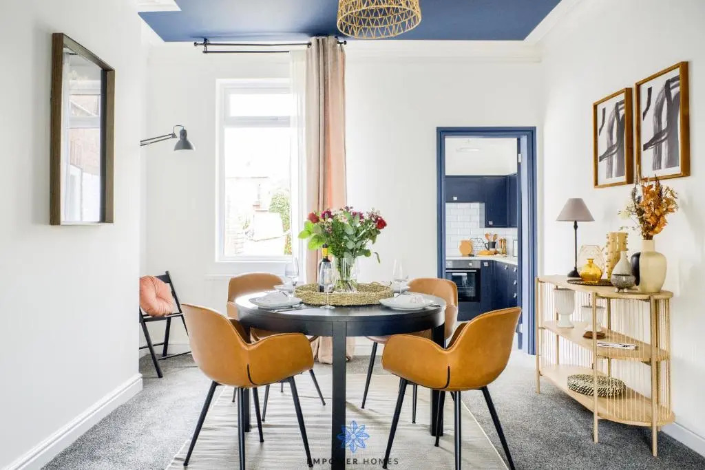 Doncaster Large Luxury 3 Bedroom House, Sleeps 8, City Centre, Racecourse, Free Parking, by EMPOWER HOMES