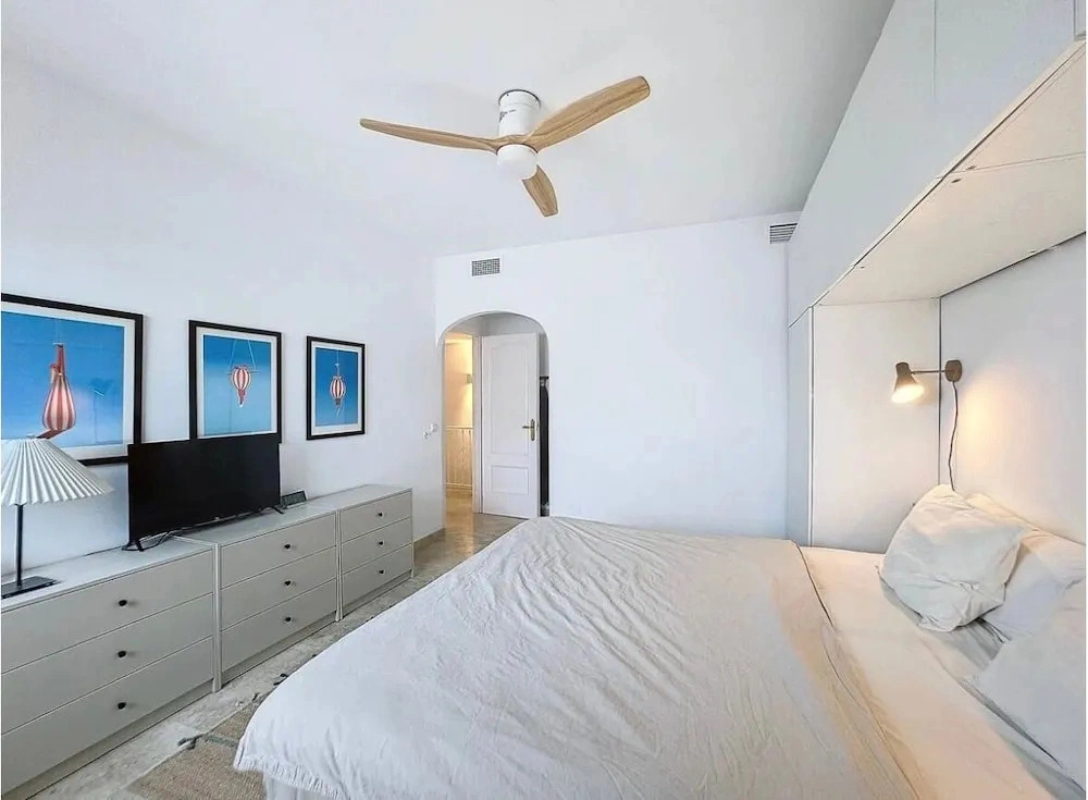 Mb.b53 - Beachfront Penthouse With Sea Views