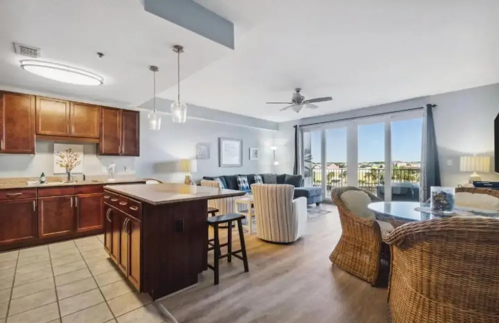 Laketown Wharf 317