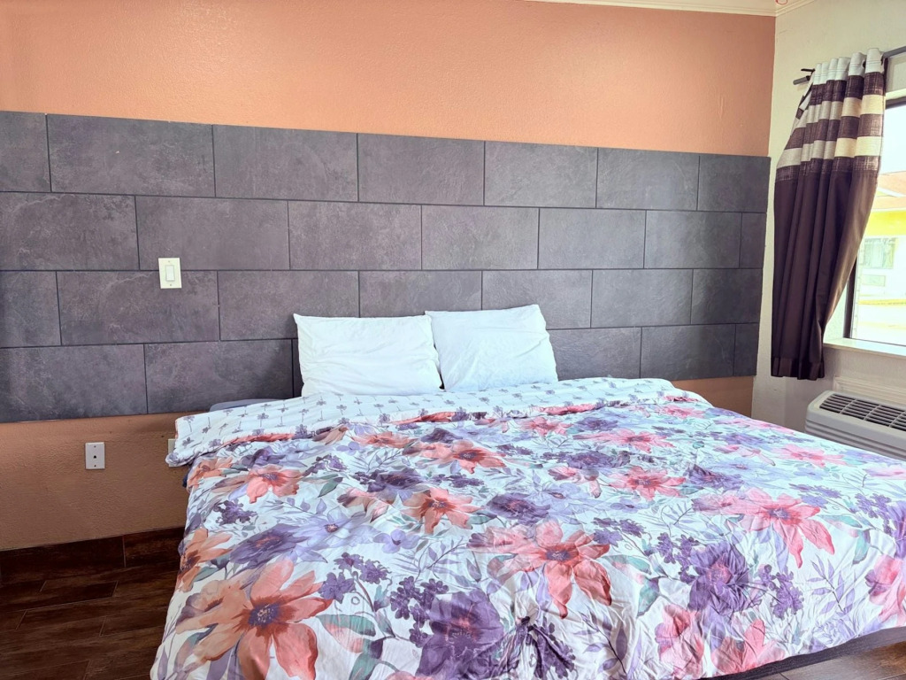 Regency Inn Houston near Hobby Airport