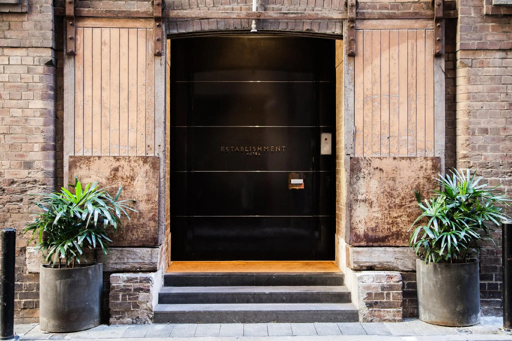 Establishment Hotel