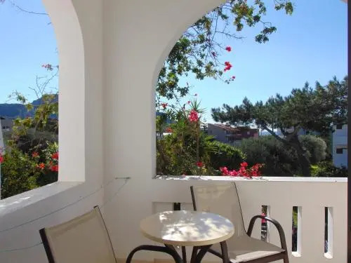 Castello Apartments & Studios