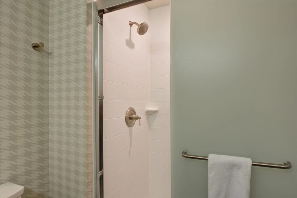 Home2 Suites By Hilton Tampa USF Near Busch Gardens
