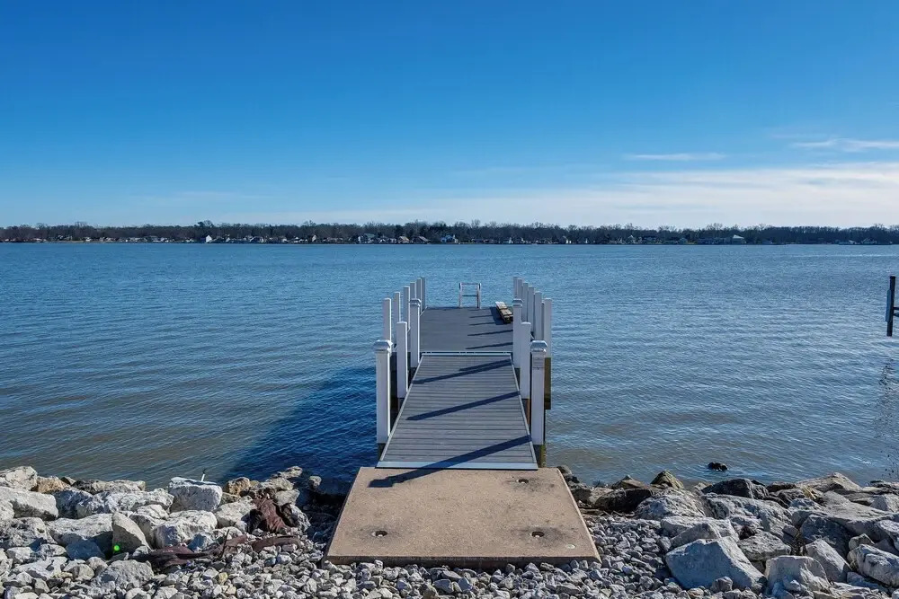 Waterfront Buckeye Lake Home w/ Deck & Dock!