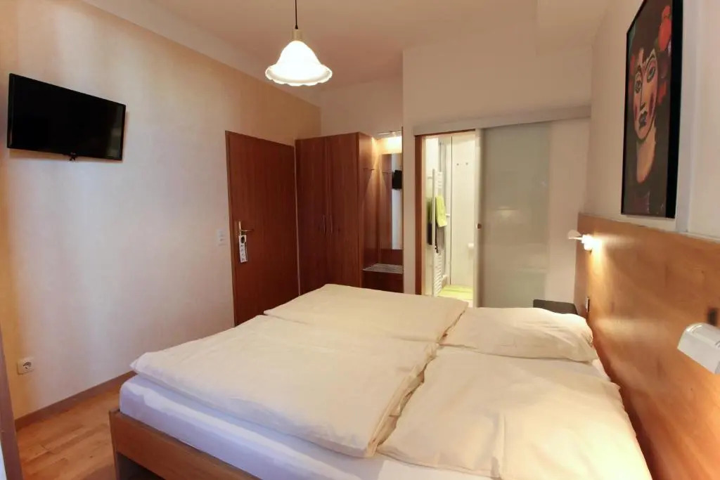 An der Persiluhr Stadt-gut-Hotel