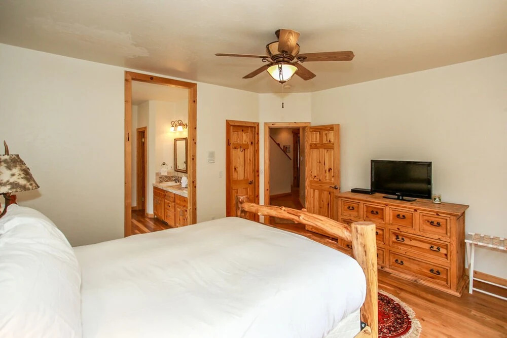 Castle Glen Chalet-1845 by Big Bear Vacations