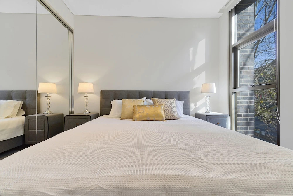 New Luxury Manhattan style in heart of CBD