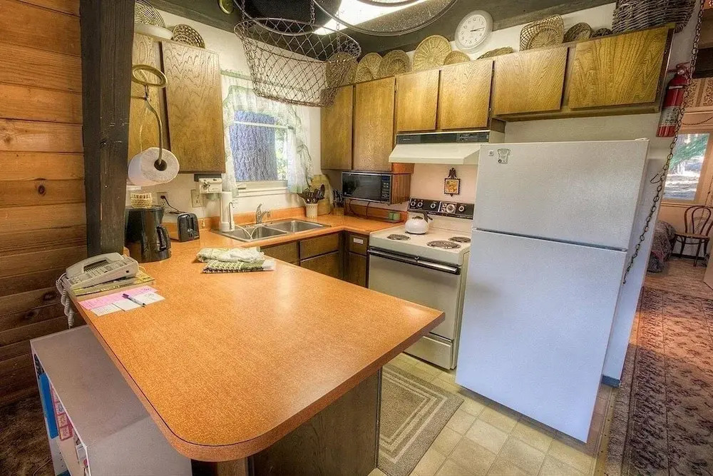 Lodgepole Chalet 3 Bedroom Home by RedAwning