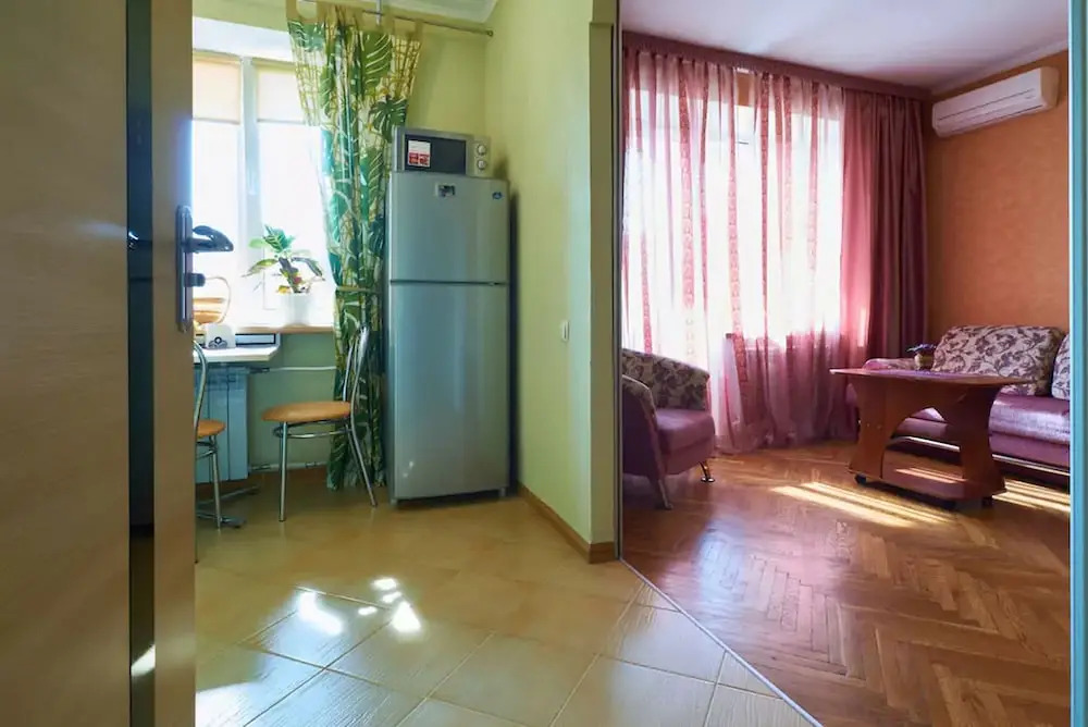 Апартаменты Home-Hotel, ул. Малая Житомирская, 10-2