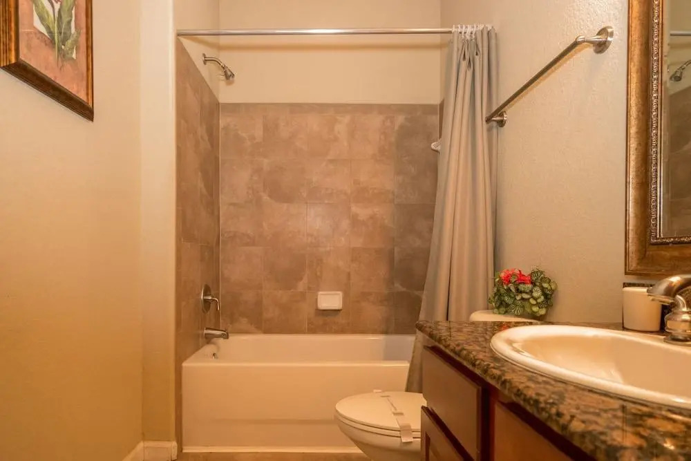 BP432CP 2 Bedroom Condo in Bella Piazza 2 Condo