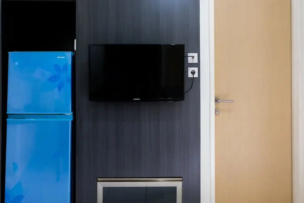 Luxurious and Convenient 2BR Ayodhya Apartment By Travelio
