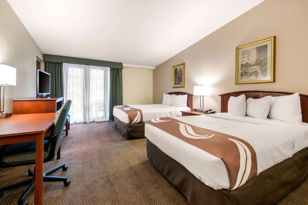 Quality Inn & Suites Tarpon Springs South