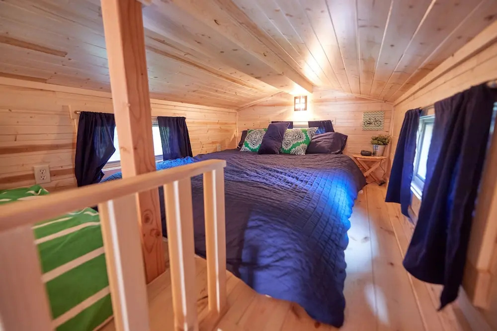 Tuxbury Pond Camping Resort Cottage