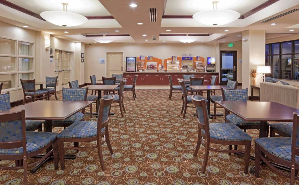 Holiday Inn Express & Suites Clovis Fresno Area by IHG