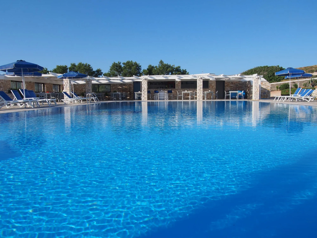 Kosmitis Suites & Villas