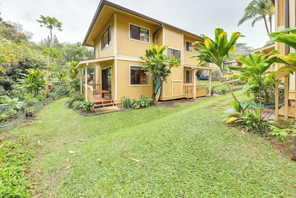 ~ 2 Mi to Beach: Princeville Condo w/ Private Deck
