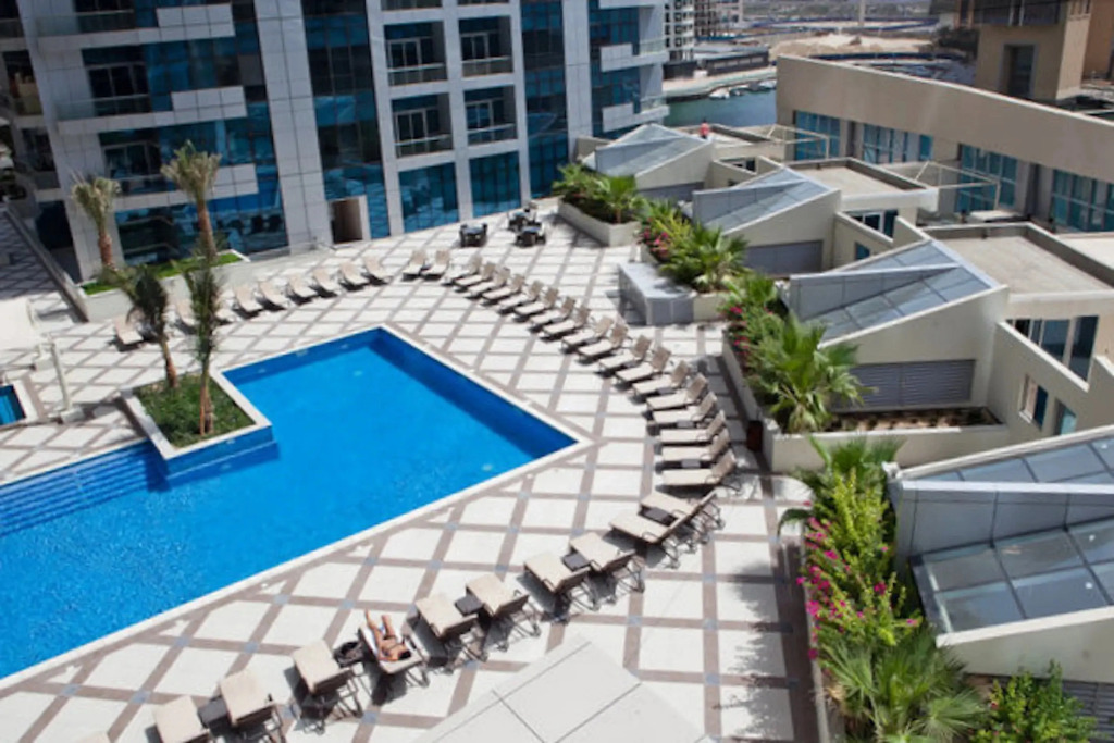 Апартаменты 1BR Dubai Marina View 7 Min from Beach