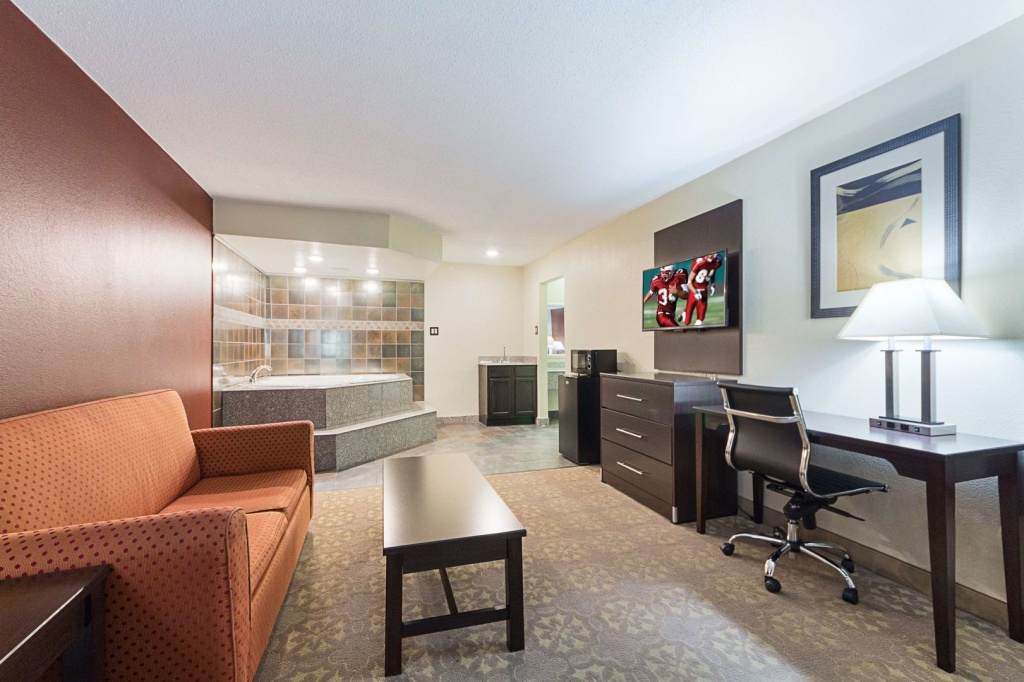 Red Roof Inn PLUS+ Dallas - Addison