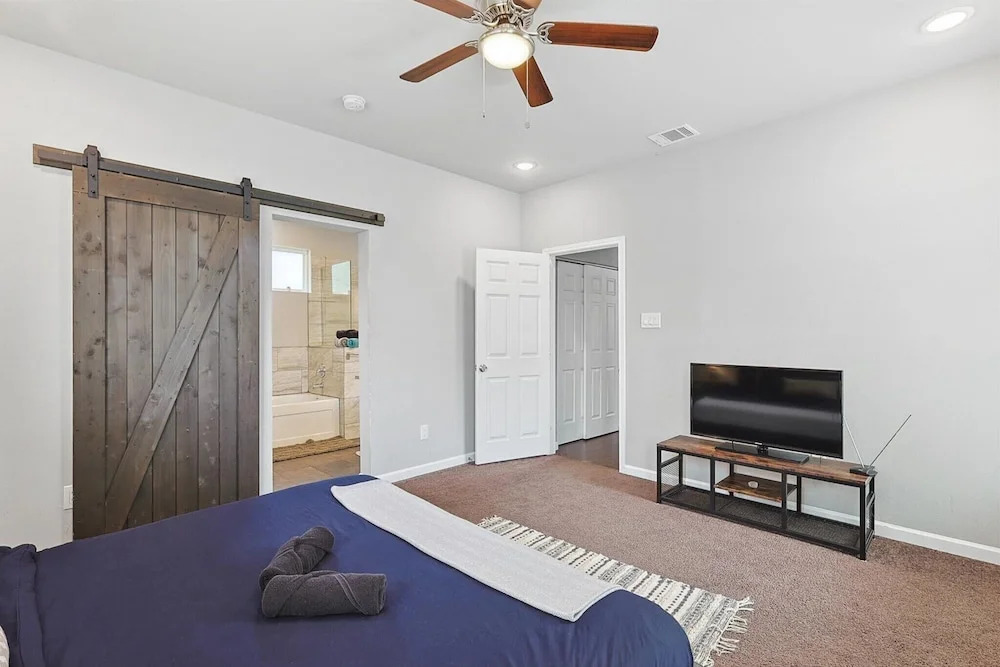 4BR Home in the Heart of Cowboy Nation!