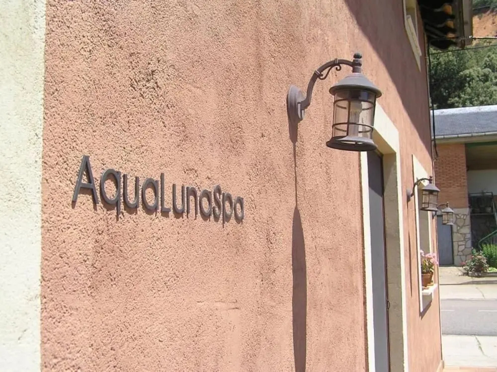 Aqua Luna Spa