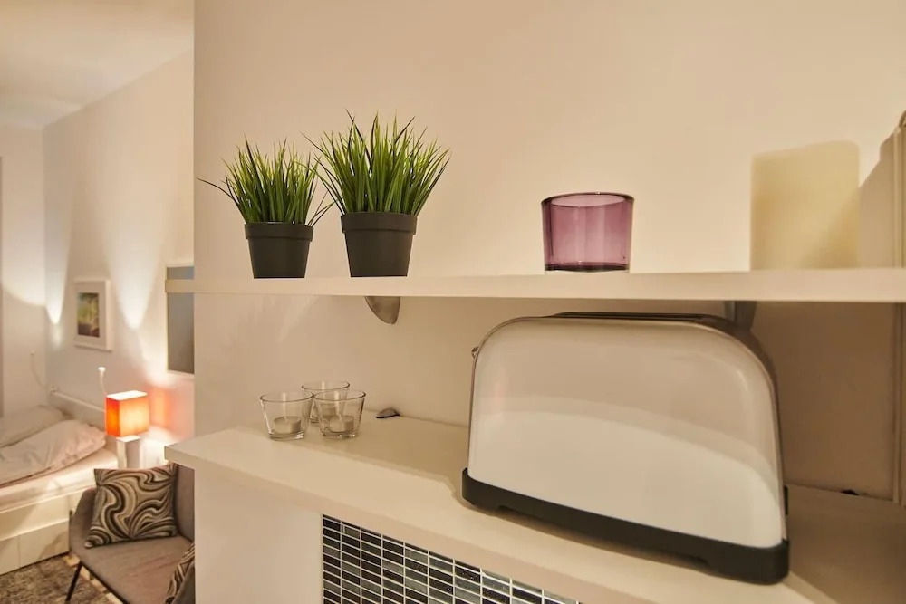 Super Central Studio Apartment - With Balcony