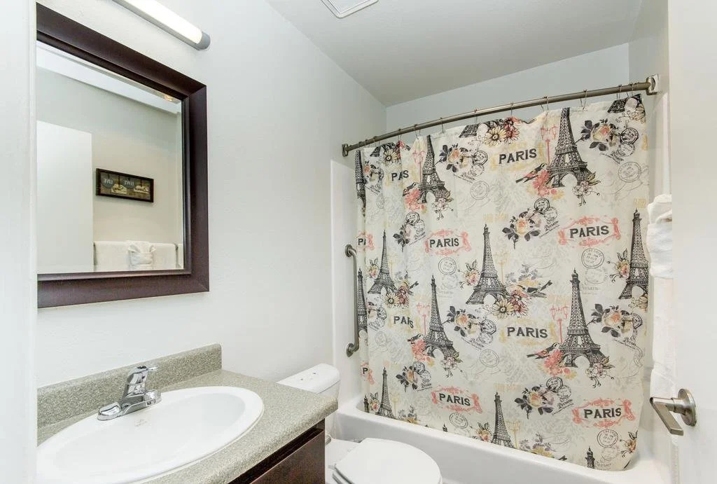 Heaven on Hollywood Boulevard Furnished Apartments