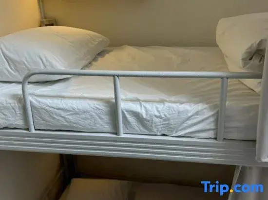 UNS B&B