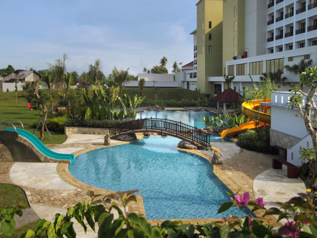 Sutanraja Hotel Convention & Recreation