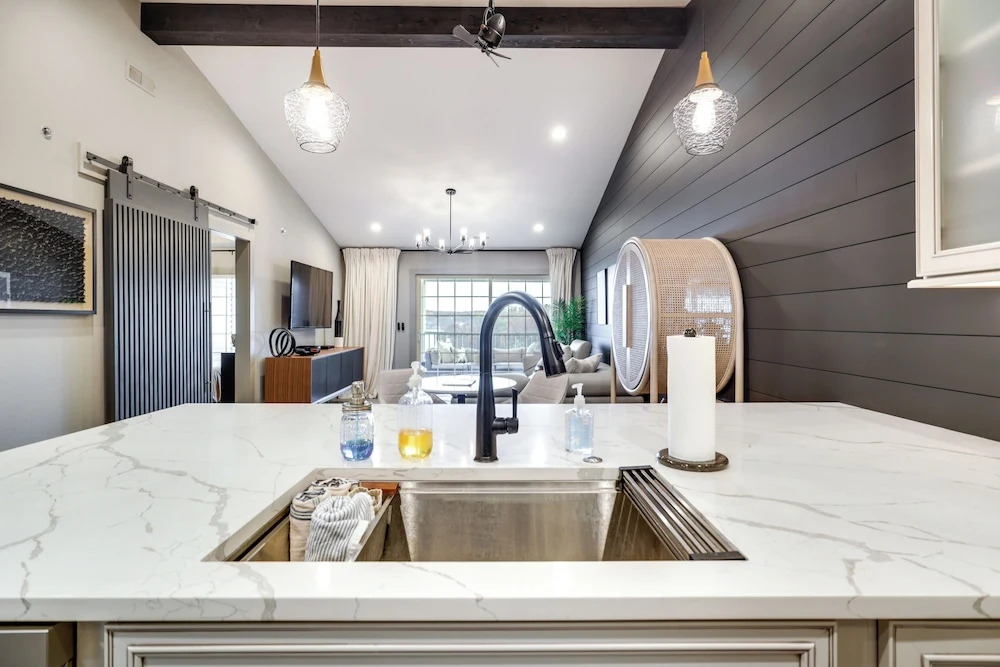 Views + Pool Access: Luxurious Lake Ozark Condo