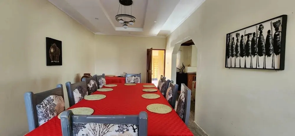 Kileleoni Mara Gateway House