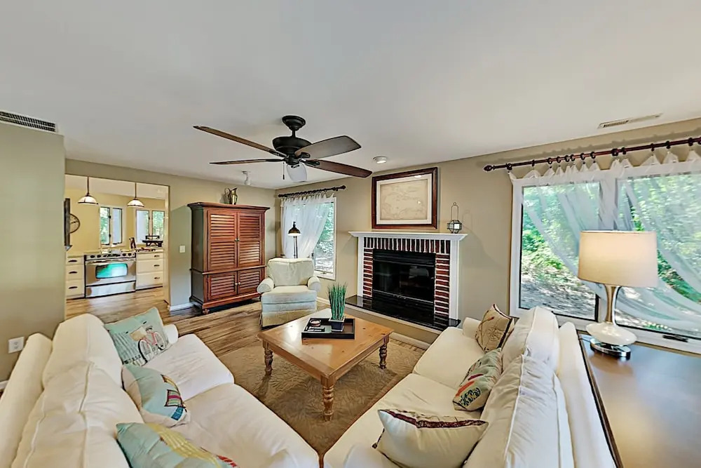 Salt Pond Golf W/ Pools & Designer Style 3 Bedroom Home
