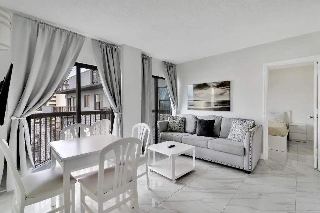 Enclave Apartments at International Drive