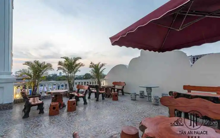 Tan An Palace Hotel & Serviced Apartment