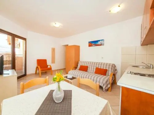 Apartment Orange
