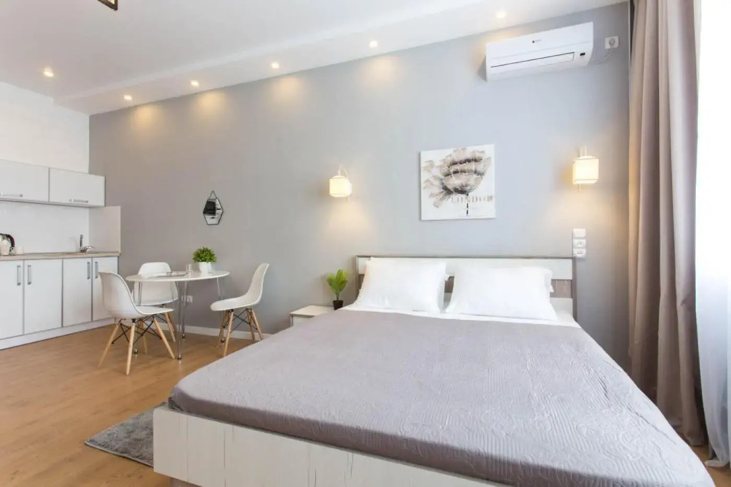 LUX studio near metro Pushkinska, Universytet - Chernyshevska str. 95-4