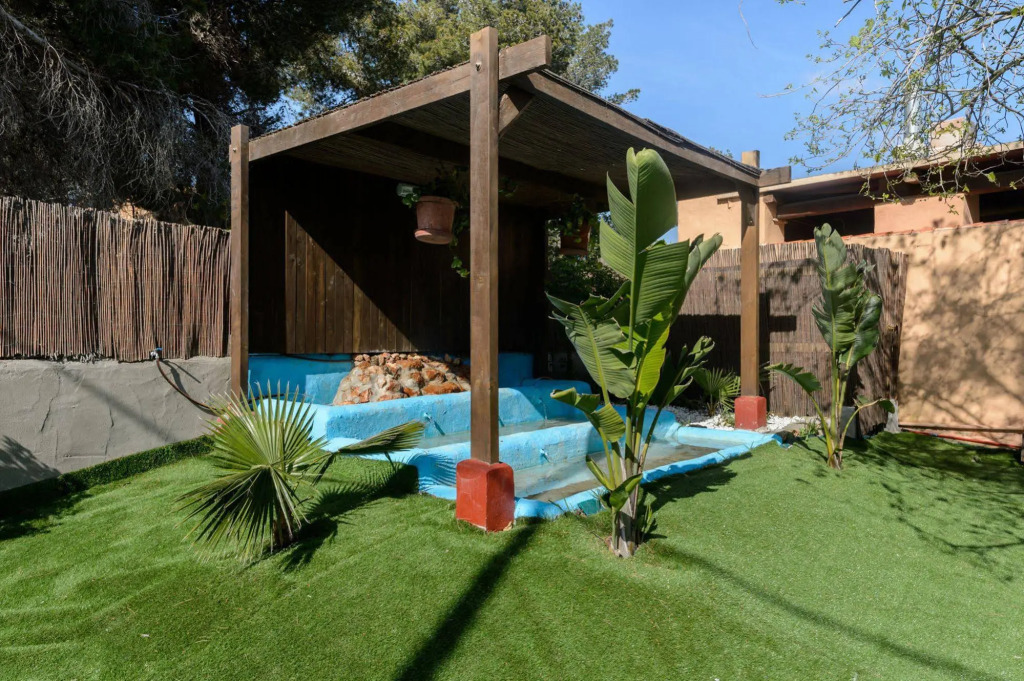Villa by Playa den Bossa & Ibiza town 7min, BBQ