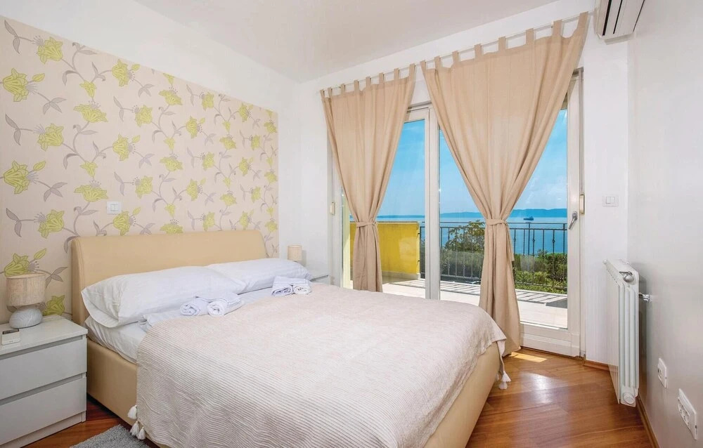 Amazing Home In Kostrena