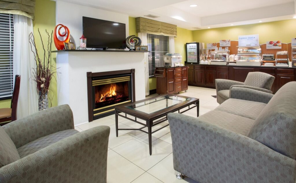 Holiday Inn Express & Suites Tell City by IHG