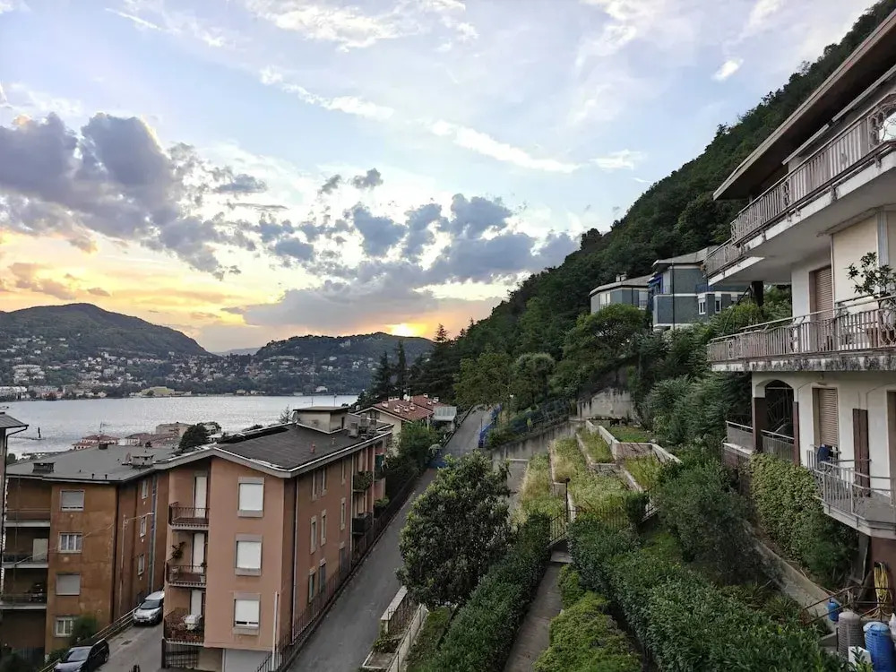 Luce di Lago Terrace