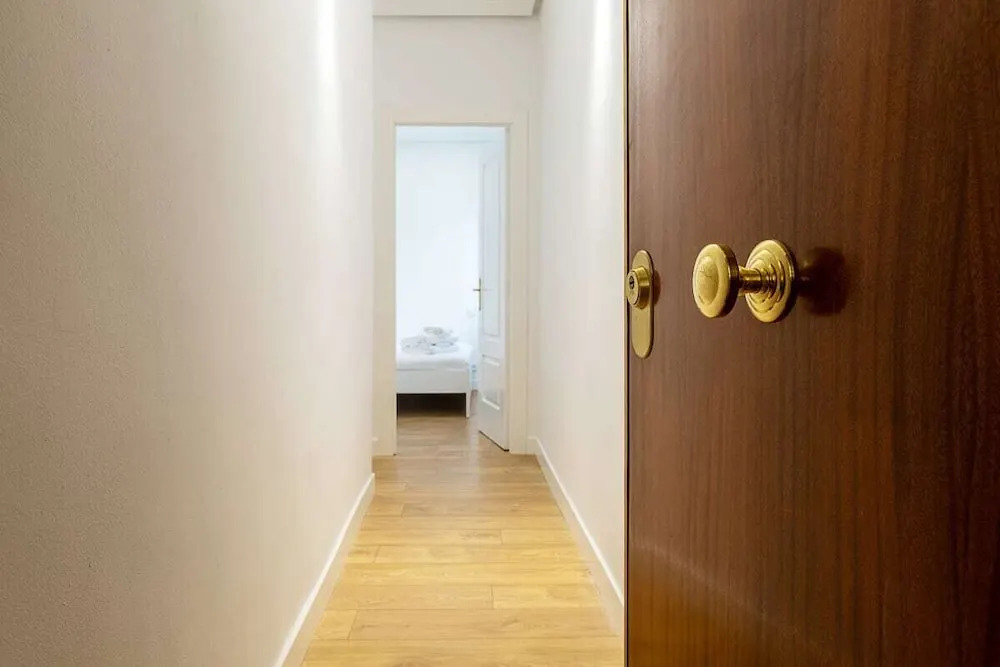 Cozy Apartment for 4 near Sol
