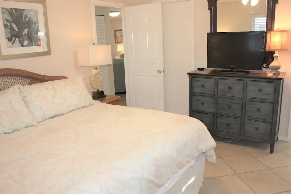 Aloha Kai - Unit 40 2 Bedrooms 1.5 Bathroom Apts